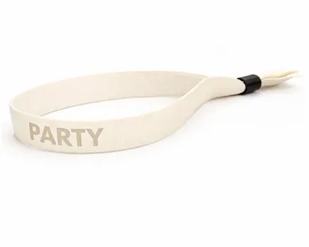 Eierschalenweiße Festivalbändchen