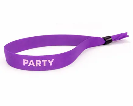 Lila Festivalbändchen