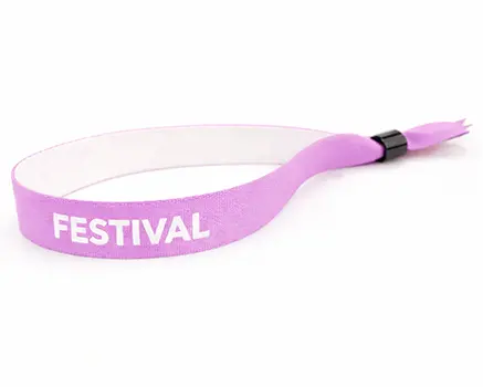 Pinke Festivalbändchen